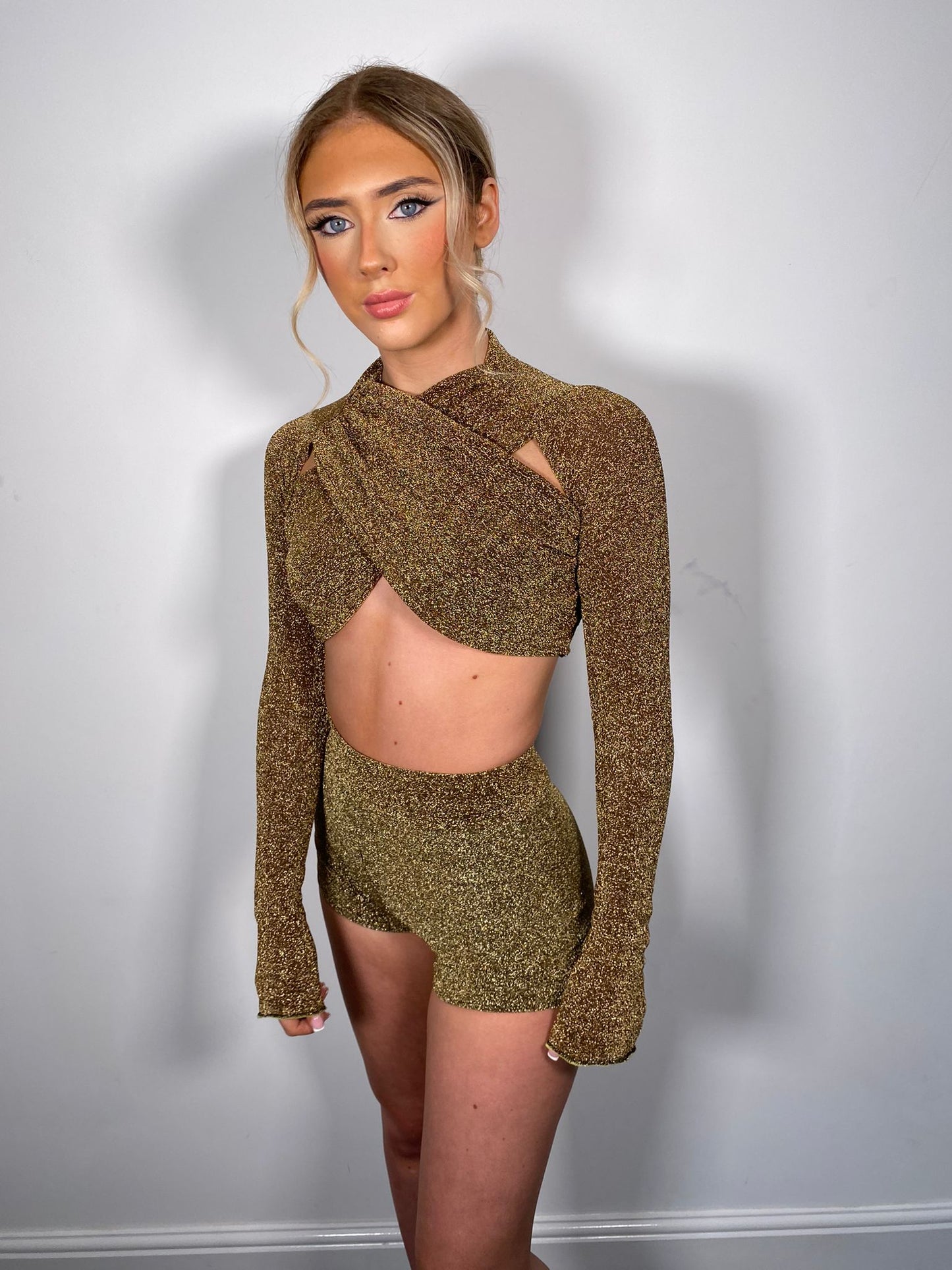 Ada Co ord in gold lurex