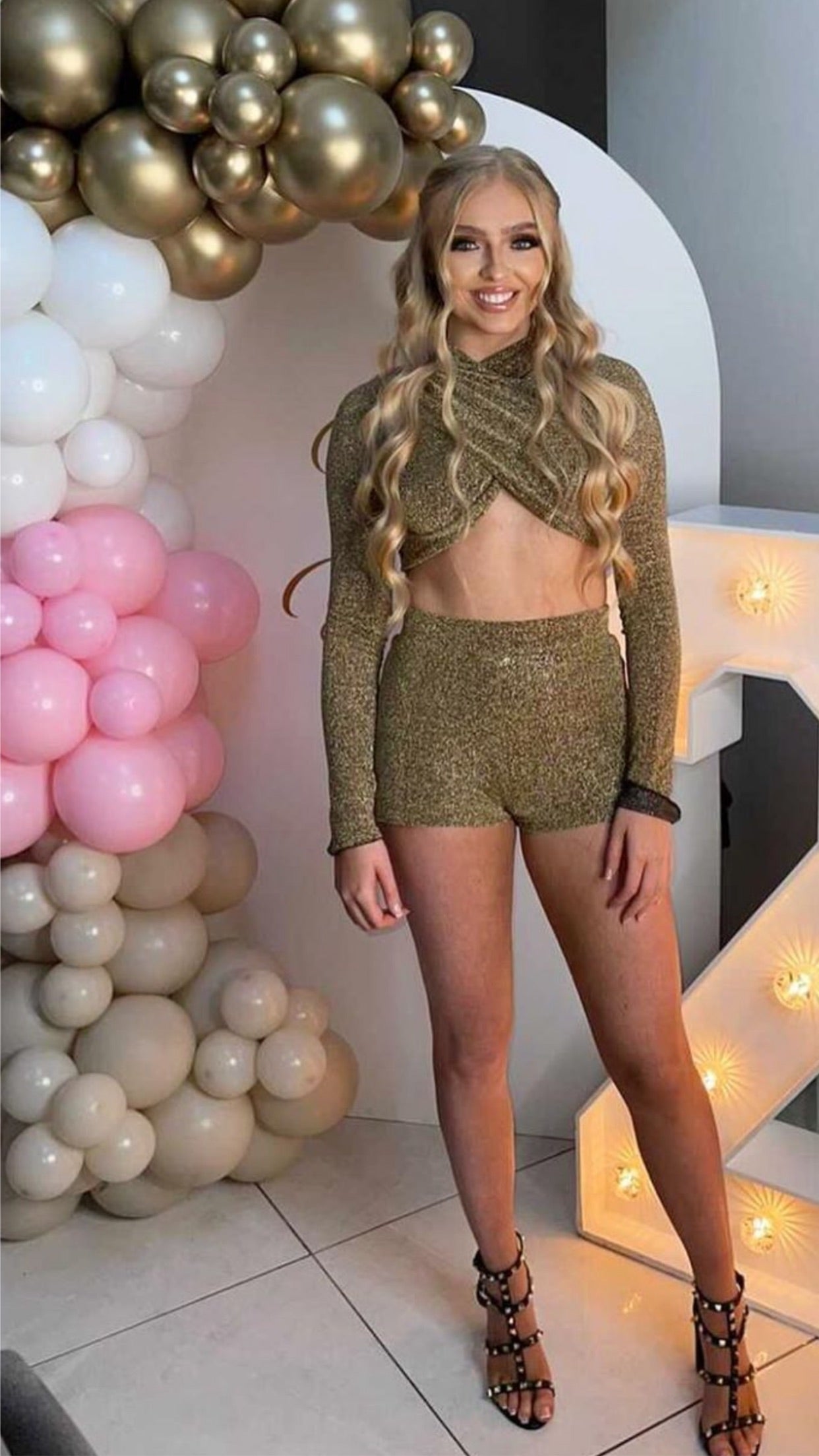 Ada Co ord in gold lurex